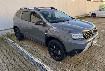 Dacia Duster 2022 Extreme.jpg