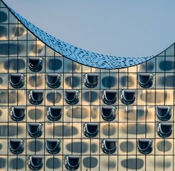 Elbphilharmonie-in-Hamburg.jpg