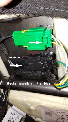 Stecker unter Sitz.jpg