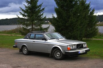 Volvo_262_Coupe_Bertone.jpg