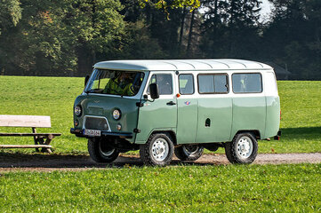 UAZ-452-Buchanka-1200x800-f8fe06e55ba2efe2.jpg