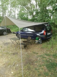 Dacia mit Tarp.jpg