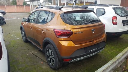 Sandero Stepway III taklamakan hinten.jpg