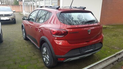 Sandero Stepway III rot hinten.jpg